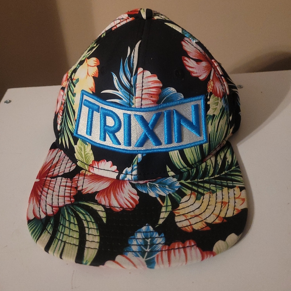 Trixin Floral Flat Brim MultiColor Trucker Snap Back Hat Cap Flowers Mens Womens